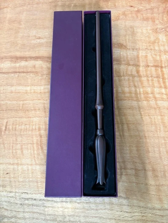 Harry Potter Universal Studios Luna Interactive Wand - Picture 1 of 6
